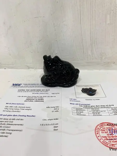 Thiềm Thừ Đá Núi Lửa Obsidian Đen Tự Nhiên Cao Cấp - 1901074