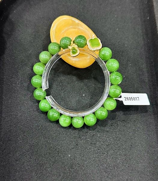 Vòng Ngọc Bích Tự Nhiên Cao Cấp - 2605017