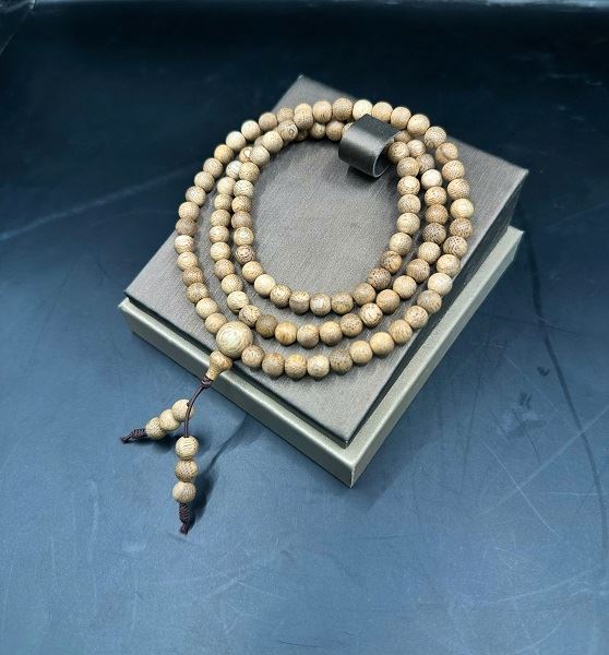 Vòng Trầm Hương 108 Hạt 6ly Tự Nhiên - VT2680