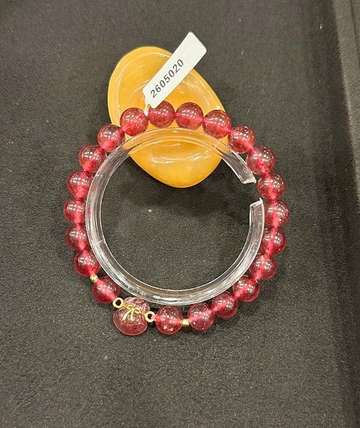 Vòng Thạch Anh Dâu Tây Hồng Tự Nhiên Phối Charm - 2605020